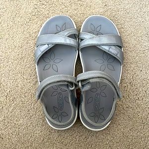 Keen Kids Silver Slip On Velcro Sandal Size US 4